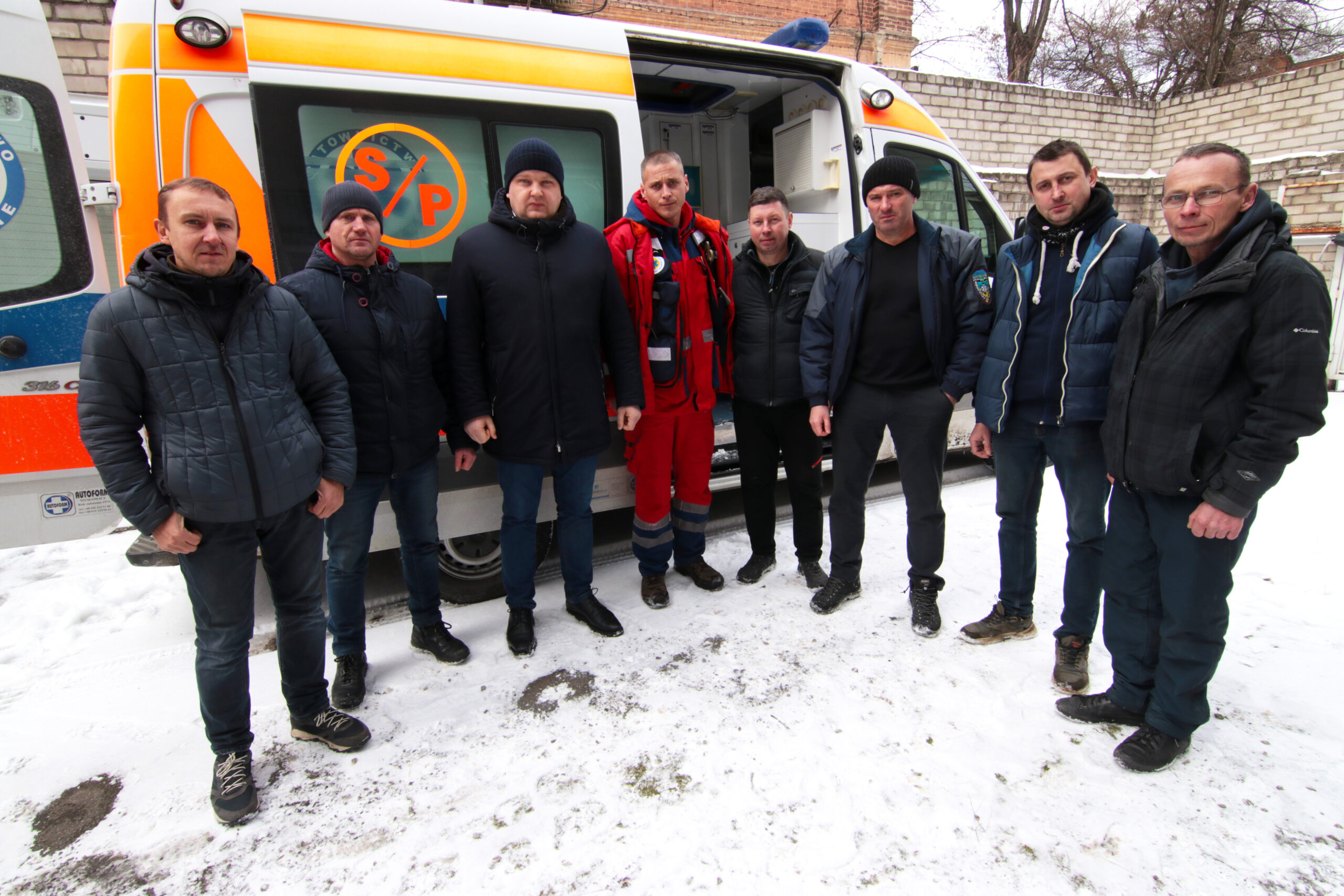 Врятують не одне життя: на Дніпропетровщину з Нижньої Сілезії (Республіка Польща) прибули санітарні автомобілі