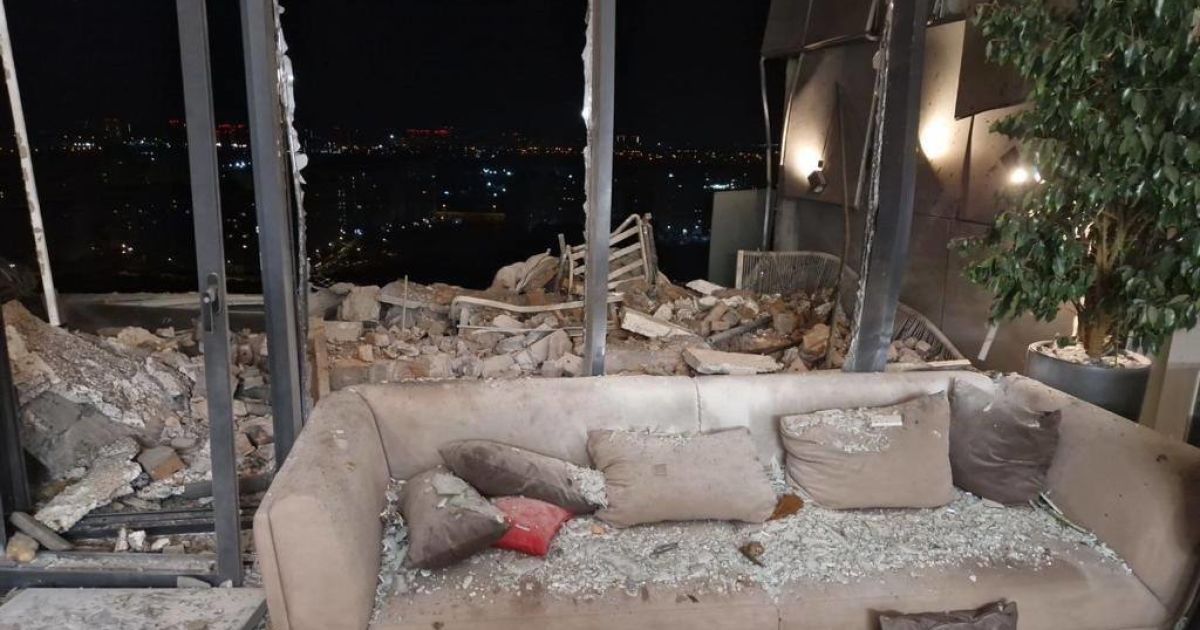 Атака дронів на столицю: КМВА показало наслідки удару по житловому будинку (фото)