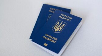 хто може отримати два паспорти - України